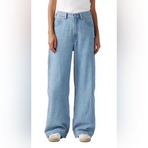 Wide leg Levi's
Women's Baggy Carpenter Cinch Jeans